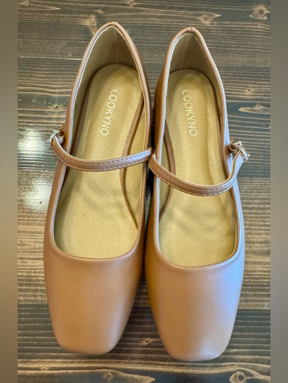NWOB Women’s Camel Mary Jane Flats with Square Toe Size 7
